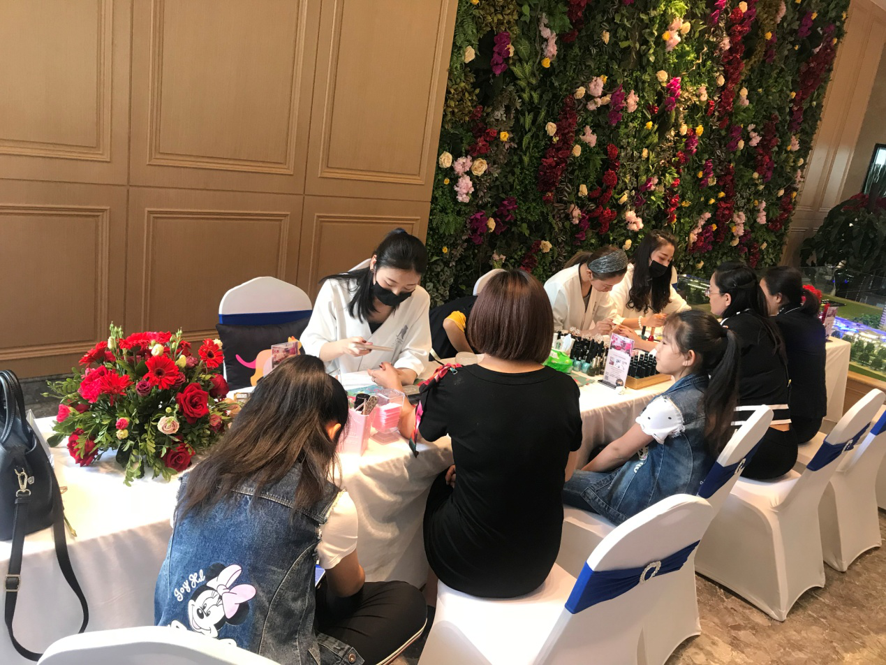 千言萬語，不如傾心陪伴  ——百酈灣項(xiàng)目感恩母親節(jié)活動(dòng)