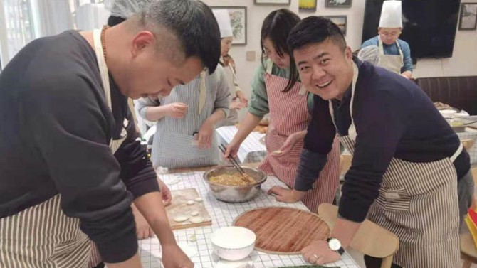 “溫情迎冬至、熱鬧餃子宴” ——公司工會開展迎冬至包餃子活動