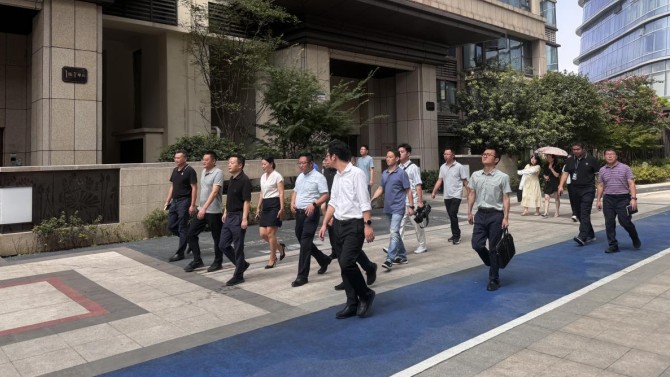 新都區(qū)領(lǐng)導(dǎo)帶隊(duì)督導(dǎo)檢查百酈錦城項(xiàng)目安全生產(chǎn)工作